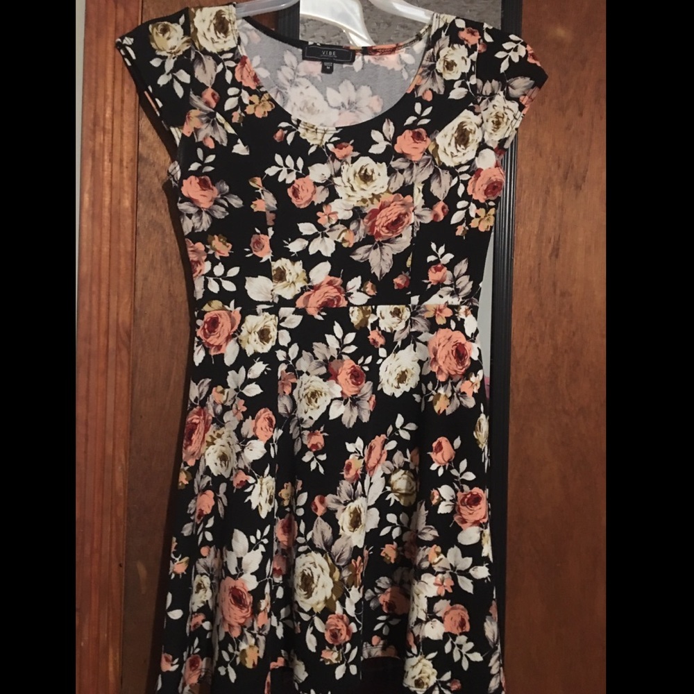 🎃 Floral Skater Dress